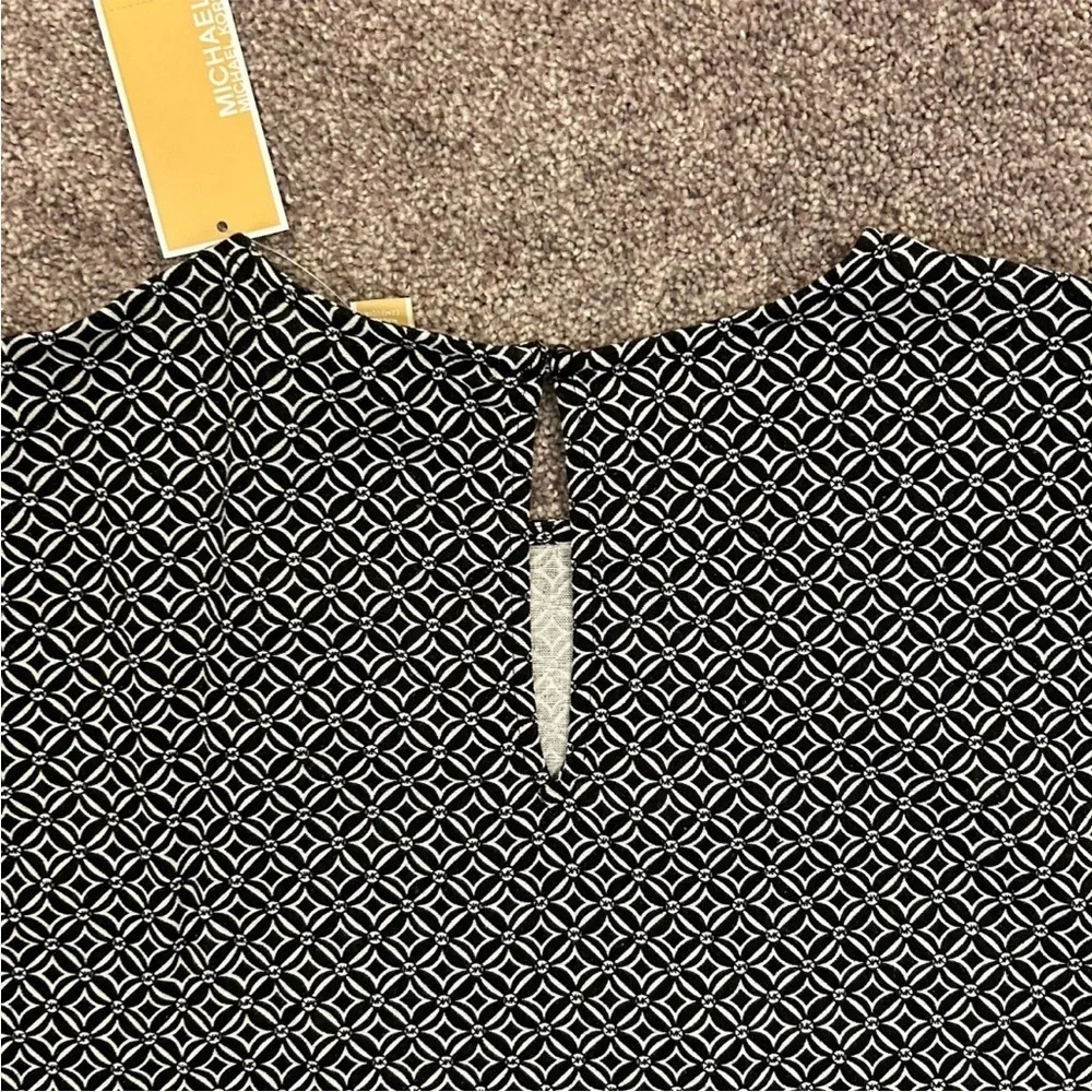 Michael Kors Women's Short Sleeves Crew Neck Linen Blend Top Size S - NWT $88